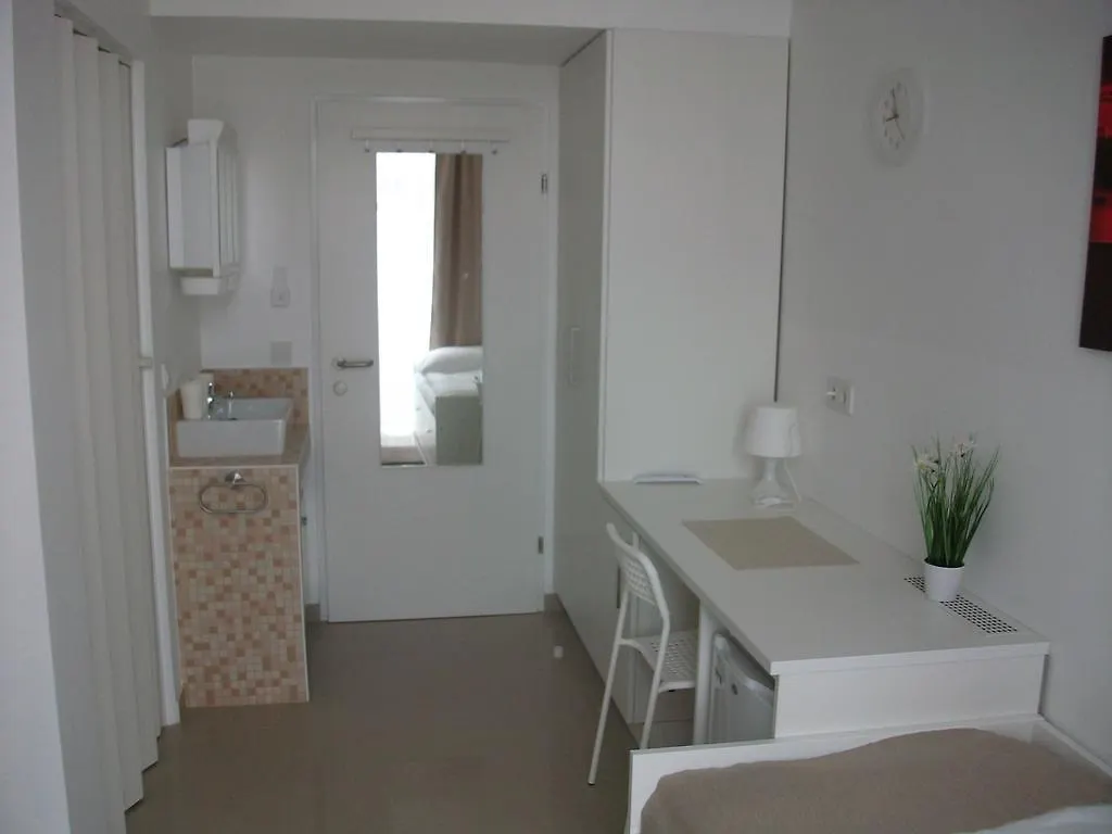 Ch-Vienna City Rooms Hotel