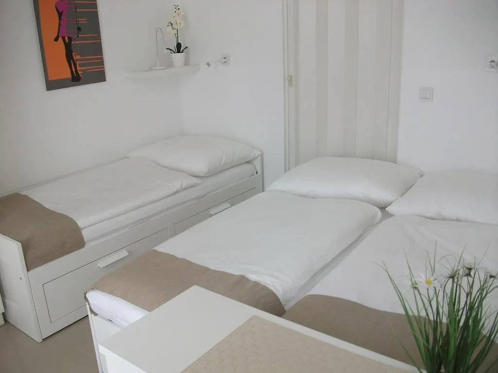 Ch-Vienna City Rooms
