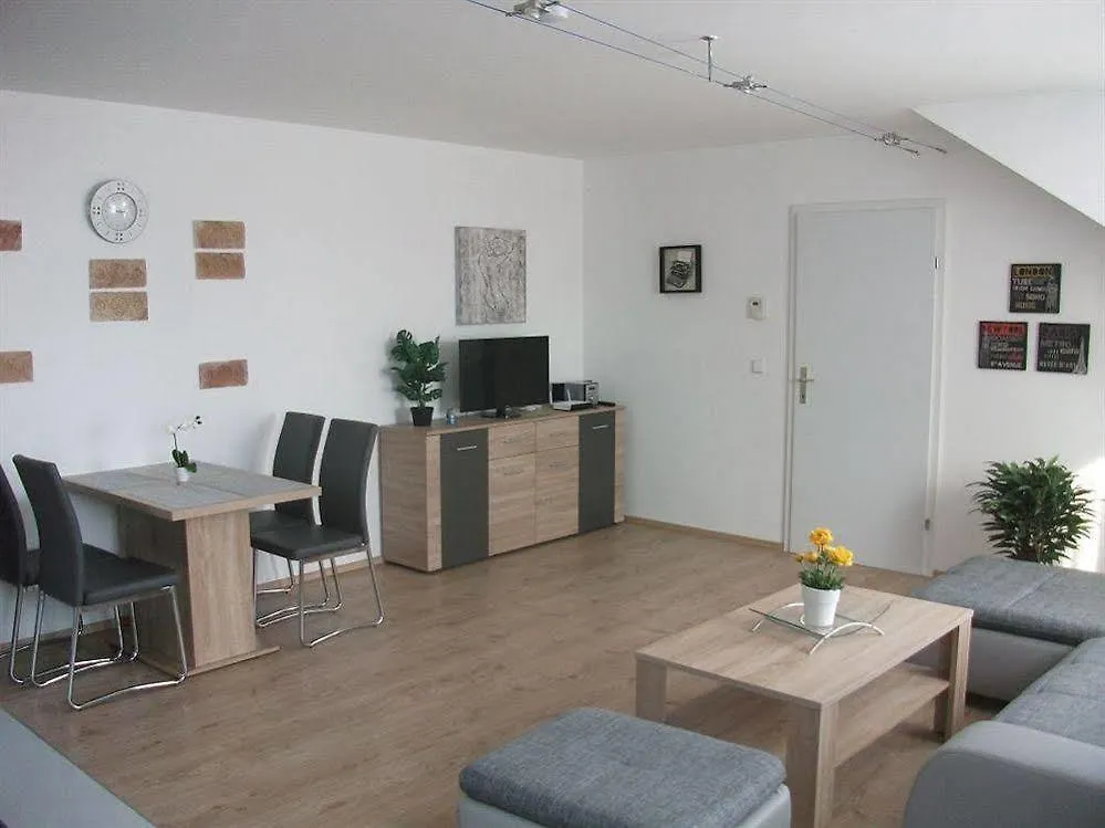 Ch-Vienna City Rooms 3*,