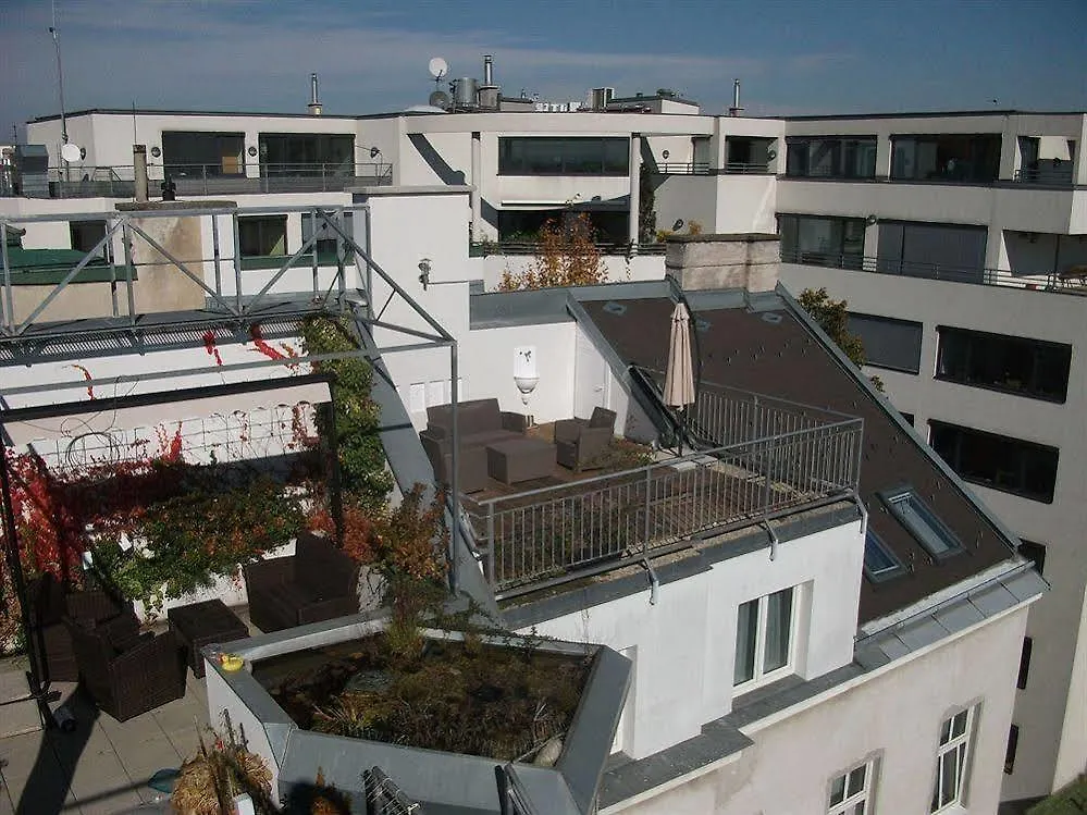 Ch-Vienna City Rooms Hotel